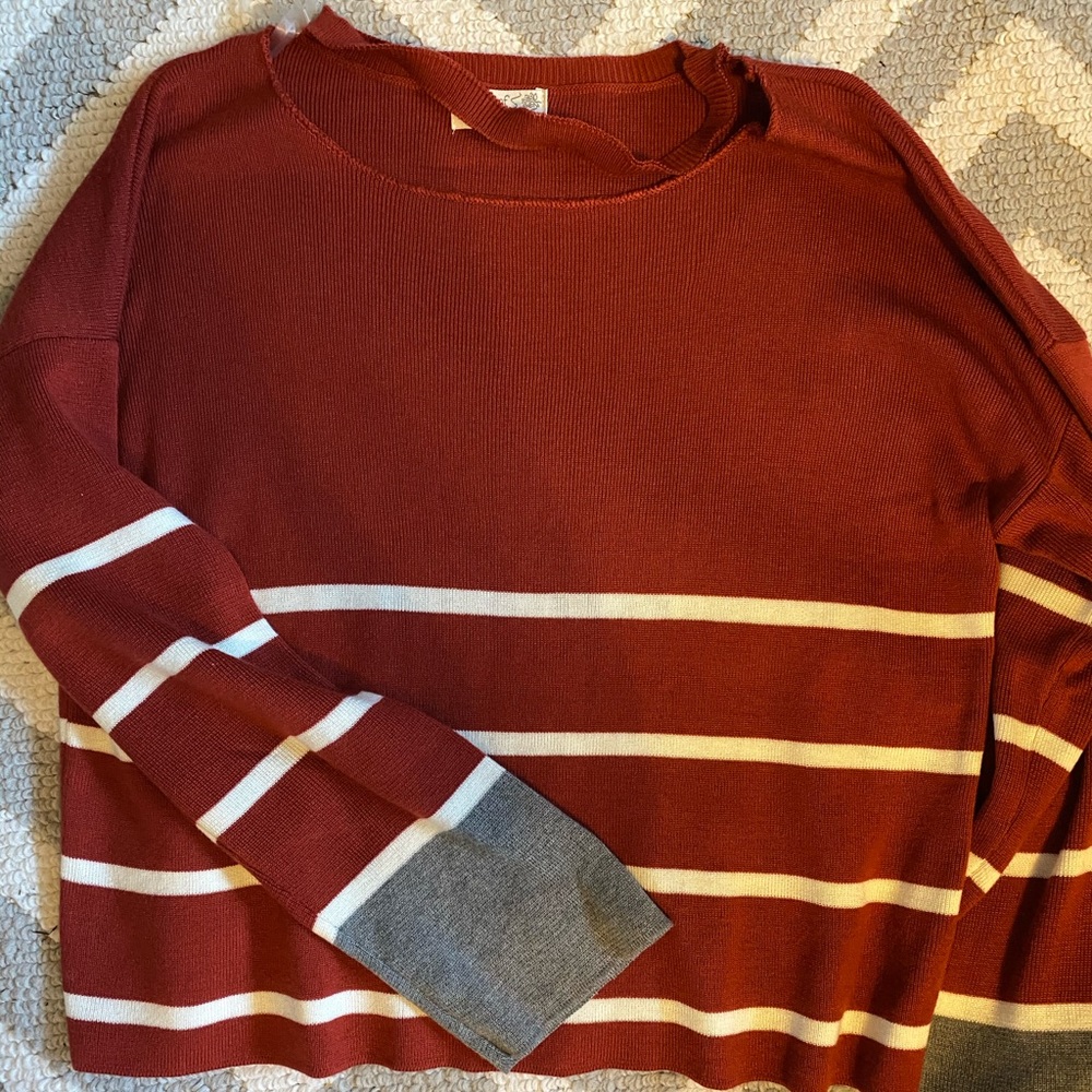 Adorable cut out sweater!